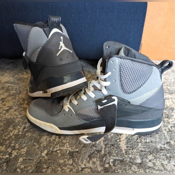 EUC Air Jordan Flight 45 size 11 - Picture 3 of 5